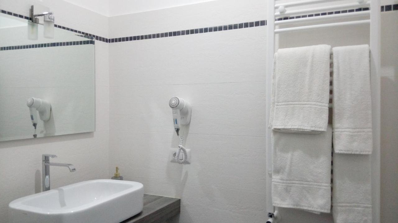 Symposion B&B Apart Наполи Екстериор снимка