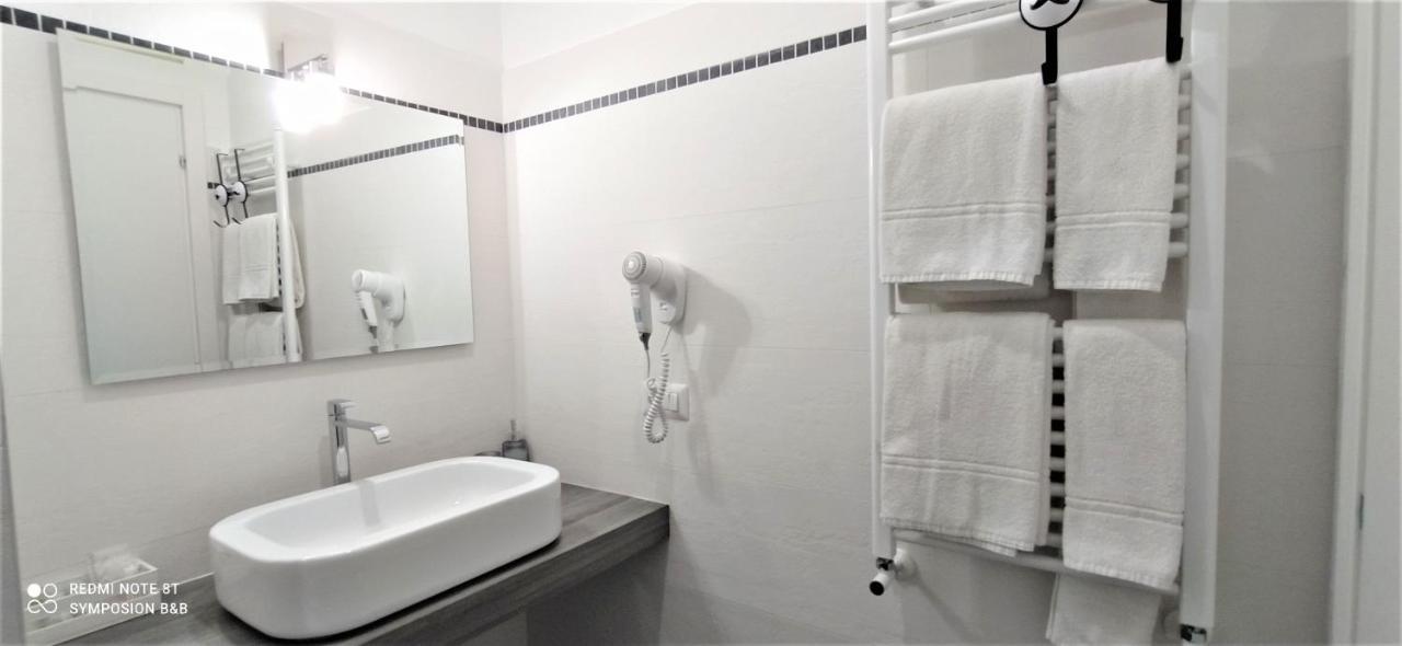 Symposion B&B Apart Наполи Екстериор снимка